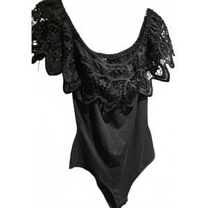 Fashion Nova Black On Or Off Shoulder Lace Accent Bodysuit Size M